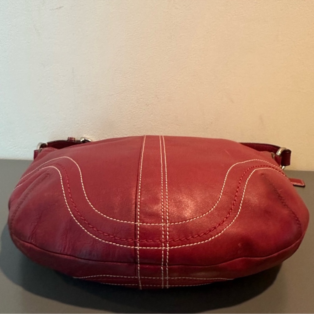 Vintage Y2K Coach Soho style F10907  Red
Leather Hobo (2007) - Picture 12 of 16